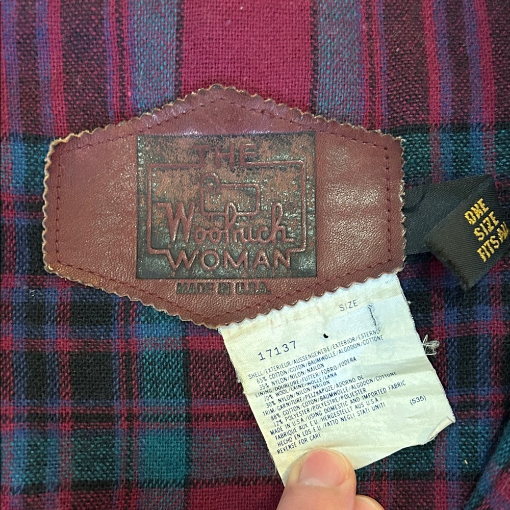 Rare Vintage Woolrich Poncho with Plaid Lining - Picture 3 of 10